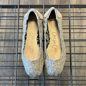 TOMS Women's Textured Gray Flats